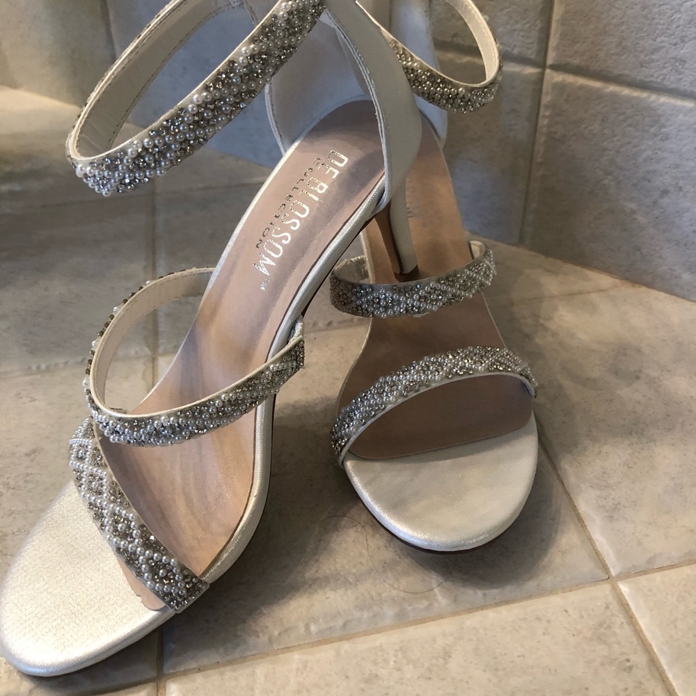 DeBlossom dreamy white wedding shoes